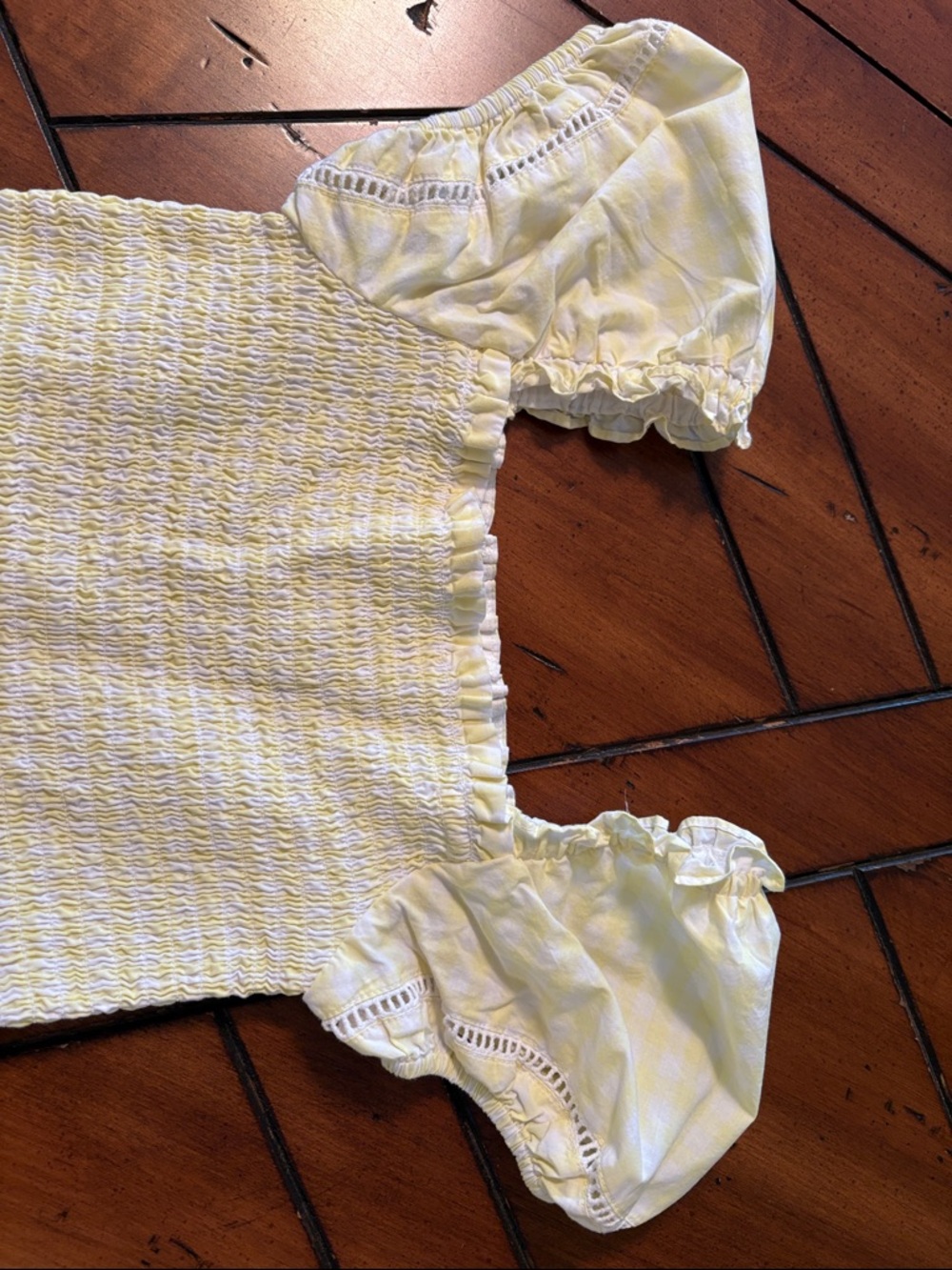 Janie and Jack Yellow Gingham Smocked Romper SIZE 8 EUC
CUTE FOR SCHOOL - Picture 3 of 7